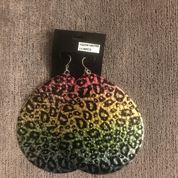 Extreme Earrings! Yaaas! - Picture 3 of 6